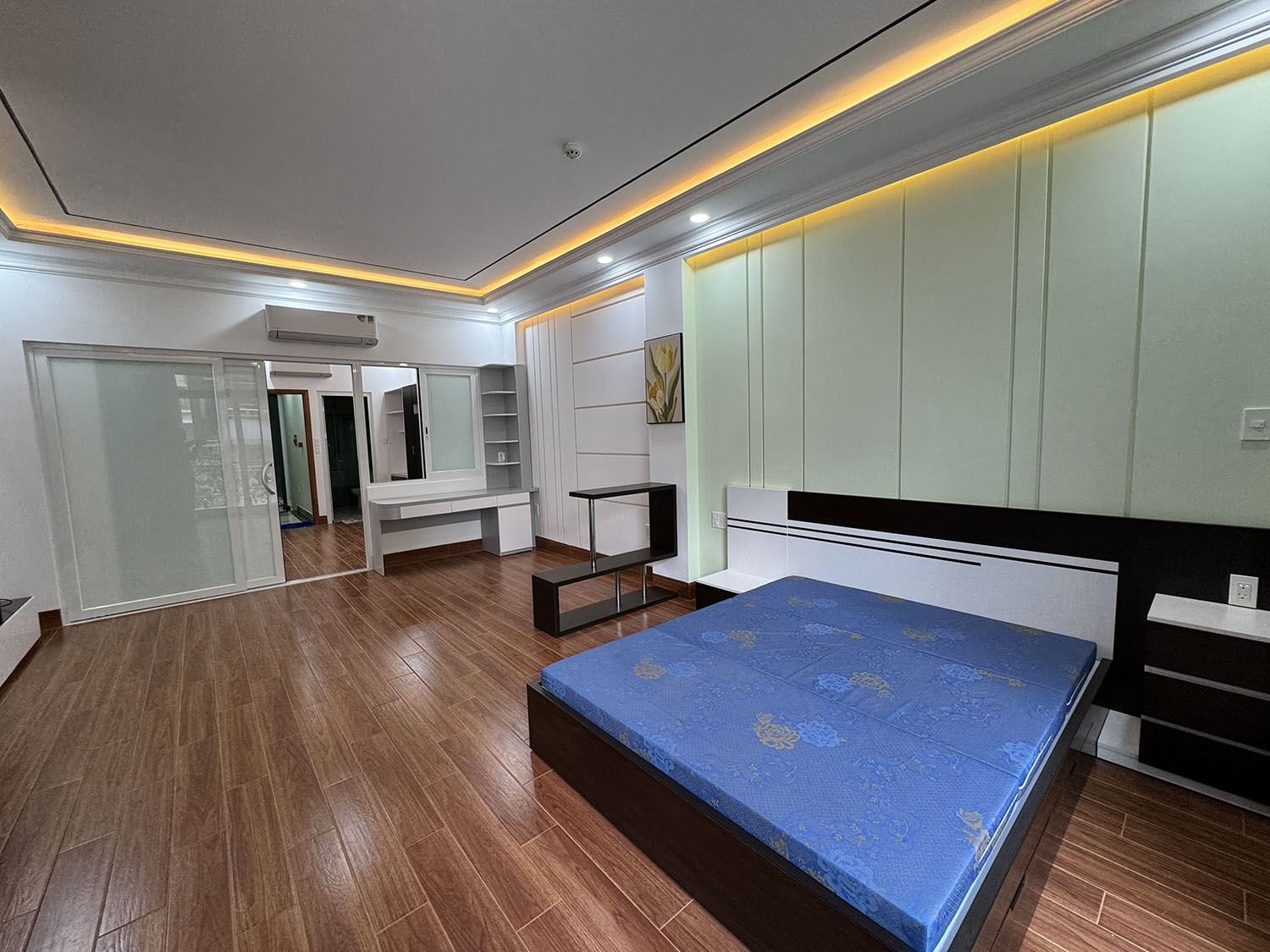 Siêu phẩm Hầm, 4Lầu, ST, thang máy (4,75x17=80,75m2) full nội thất cao cấp đường nội bộ 12m khu VIP 3 tháng 2